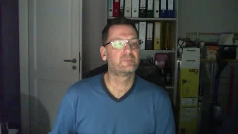 Snapshot of macfly67 chatting on March 18, 2026, 6:55 pm macfly67 online show from March 18, 2026, 6:55 pm