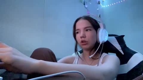 Mila online show from May 20, 2026, 6:14 pm