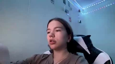 Mila online show from May 21, 2026, 6:26 pm