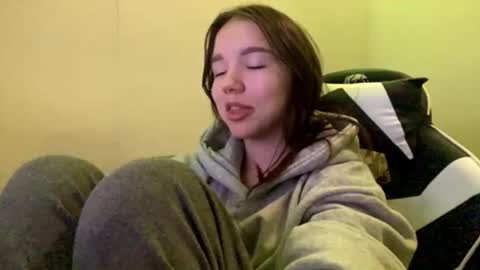 Mila online show from May 22, 2026, 6:13 pm