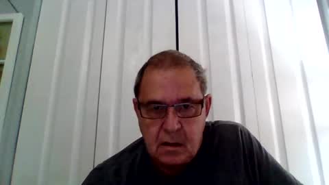 Snapshot of machet1 chatting on November 15, 2025, 2:57 pm machet1 online show from November 15, 2025, 2:57 pm