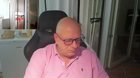 Snapshot of machinegun3dx chatting on May 3, 2026, 4:51 am Andy online show from May 3, 2026, 4:51 am