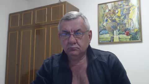 Macho online show from March 18, 2026, 7:50 pm