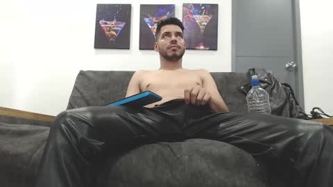 instagram mackdanielsx online show from February 11, 2026, 8:36 pm