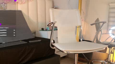 Carolina online show from September 9, 2025, 11:15 pm