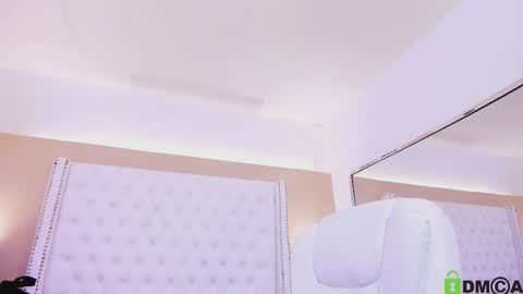 Mackenzie online show from December 2, 2025, 4:18 am