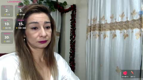 Snapshot of madam_dali chatting on December 17, 2024, 12:33 pm Dalila online show from December 17, 2024, 12:33 pm