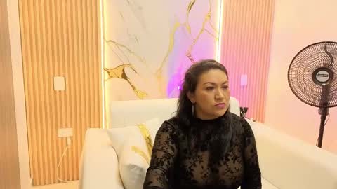 Snapshot of madam_hott chatting on September 9, 2025, 3:39 am Madam Hott online show from September 9, 2025, 3:39 am
