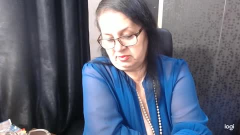 Snapshot of madam_sanjanne chatting on November 22, 2025, 8:08 pm Madam Sanjanne online show from November 22, 2025, 8:08 pm