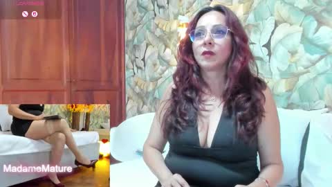 Snapshot of madame_angelic_1 chatting on November 25, 2025, 4:56 am Madam Angelic online show from November 25, 2025, 4:56 am