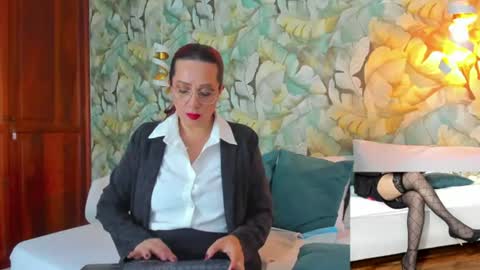 Snapshot of madame_angelic_1 chatting on June 20, 2026, 3:09 am Madam Angelic online show from June 20, 2026, 3:09 am