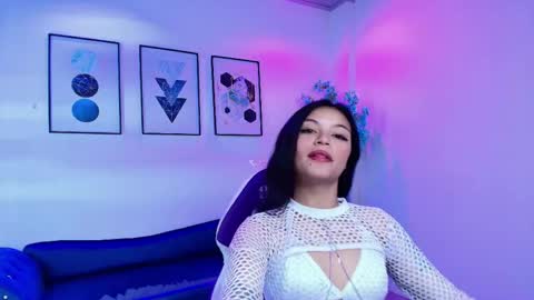 maddie_t18 online show from April 10, 2026, 11:37 am