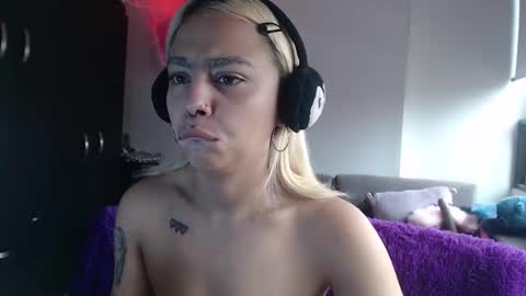 Snapshot of maddiie_and_clyde chatting on February 15, 2026, 2:47 pm maddiie and clyde online show from February 15, 2026, 2:47 pm