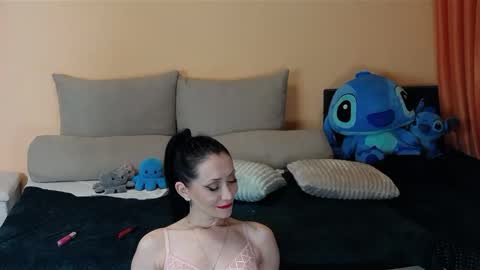 Snapshot of maddison_summer chatting on January 22, 2025, 4:02 am Maddison Summer online show from January 22, 2025, 4:02 am