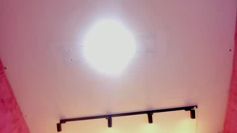 Maddy Please help me with your thumbs up its important online show from December 23, 2024, 8:57 pm