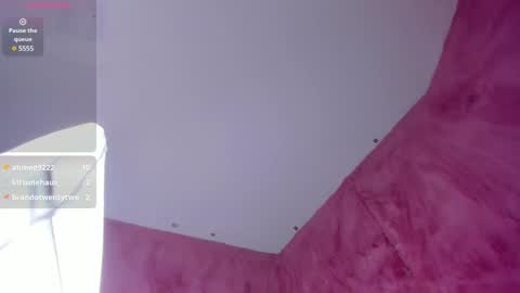 Maddy Please help me with your thumbs up its important online show from December 30, 2024, 11:28 pm