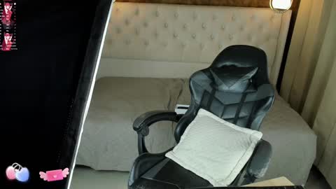 Maddy Please help me with your thumbs up its important online show from January 21, 2025, 7:58 am