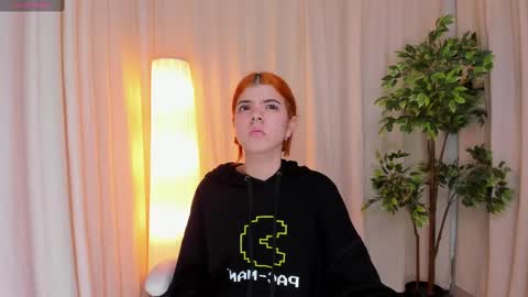 Maddy Please help me with your thumbs up its important online show from February 26, 2025, 7:31 am