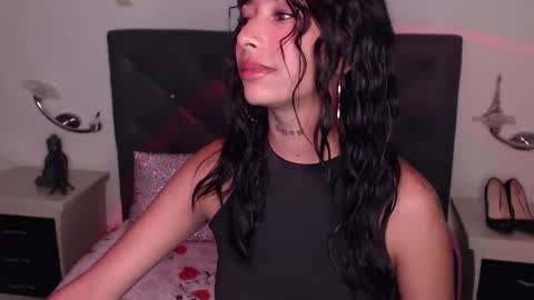 Maddy Parker  online show from March 7, 2025, 7:27 pm