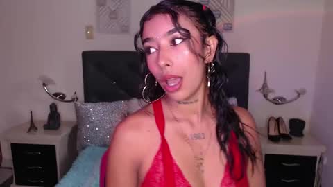 Maddy Parker  online show from March 12, 2025, 1:19 pm