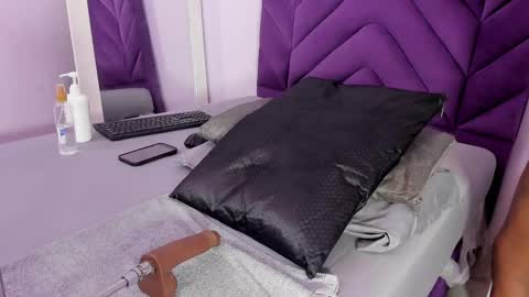 Snapshot of maddyjohnsonn chatting on September 17, 2025, 3:41 am maddyjohnsonn online show from September 17, 2025, 3:41 am