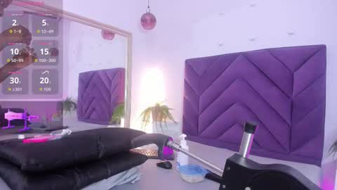 Snapshot of maddyjohnsonn chatting on December 21, 2025, 3:57 am maddyjohnsonn online show from December 21, 2025, 3:57 am