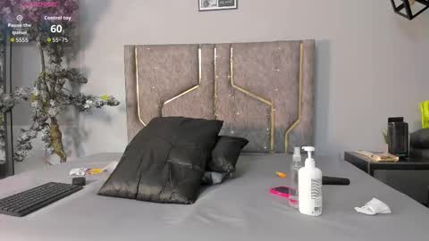 Snapshot of maddyjohnsonn chatting on January 17, 2026, 3:44 am maddyjohnsonn online show from January 17, 2026, 3:44 am