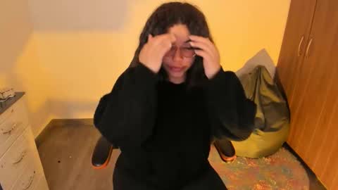 madelaine_taylor online show from September 24, 2025, 1:47 pm