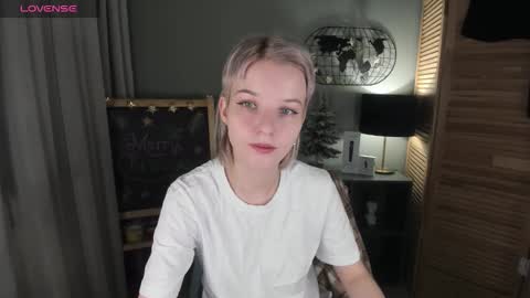 Snapshot of madelaines chatting on January 7, 2026, 8:50 am madelaines online show from January 7, 2026, 8:50 am