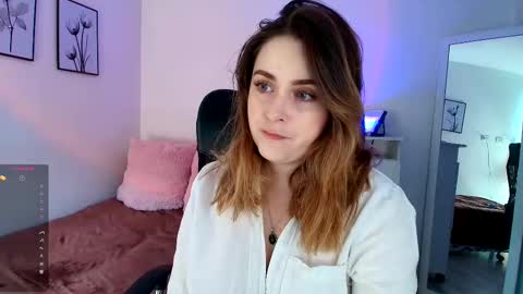 Snapshot of madelamee chatting on September 21, 2025, 3:02 pm madelamee online show from September 21, 2025, 3:02 pm