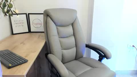 Madeleine  online show from September 12, 2025, 1:28 am