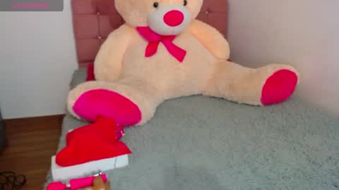 Snapshot of madelen_2 chatting on April 10, 2026, 8:35 pm madelen_2 online show from April 10, 2026, 8:35 pm