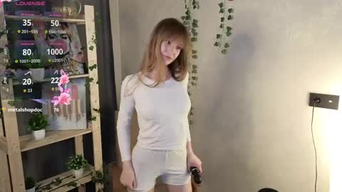 Snapshot of madelishalvay chatting on May 30, 2026, 5:10 pm Hey Hey my name Victoria online show from May 30, 2026, 5:10 pm