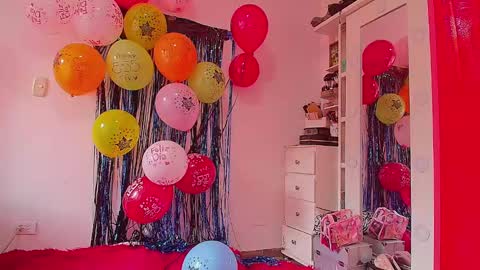 Snapshot of madeyn_roses chatting on February 14, 2025, 5:25 pm madelyn roses online show from February 14, 2025, 5:25 pm