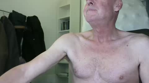 madio1187940 online show from November 20, 2025, 9:58 pm