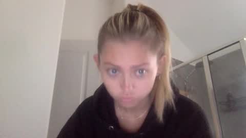 mari rose online show from September 24, 2025, 2:53 pm