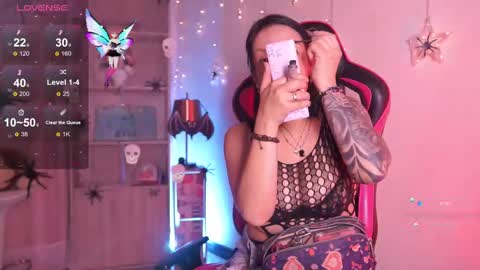 Snapshot of madison_mayer chatting on October 9, 2025, 1:20 pm Madison online show from October 9, 2025, 1:20 pm