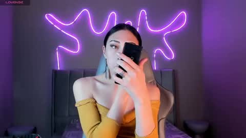 madison_rey__ online show from December 3, 2025, 1:42 pm