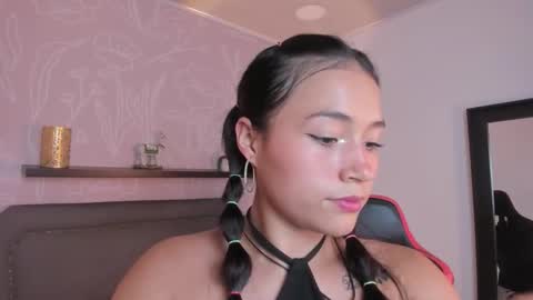 Snapshot of madison_saenzz chatting on December 19, 2025, 7:43 pm M A D I S O N online show from December 19, 2025, 7:43 pm