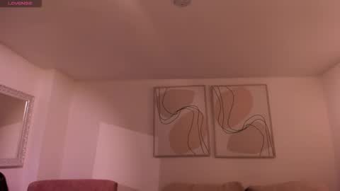 Maddi Collins online show from November 21, 2025, 11:20 am