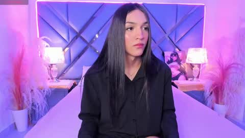Snapshot of madisonherrera chatting on May 15, 2026, 5:42 pm Maddi online show from May 15, 2026, 5:42 pm