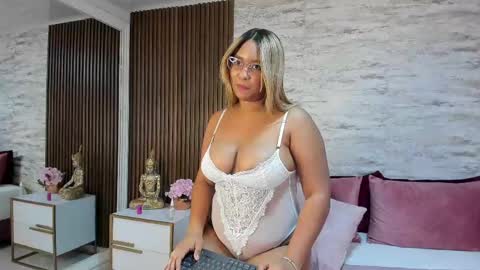 madisonhunterr_ online show from January 23, 2025, 2:02 am