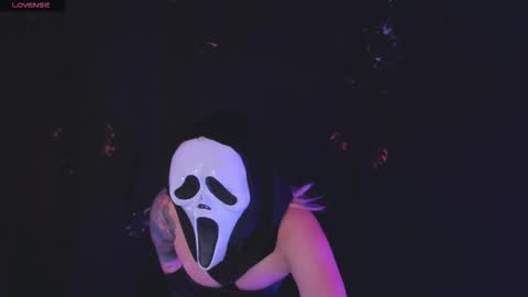 Snapshot of madisonkane chatting on October 31, 2025, 12:50 pm Madison Kane online show from October 31, 2025, 12:50 pm