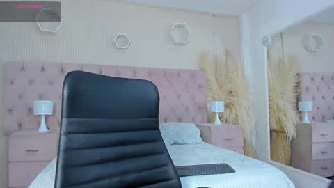 Snapshot of madisonsky_ chatting on December 22, 2025, 12:46 pm madison online show from December 22, 2025, 12:46 pm