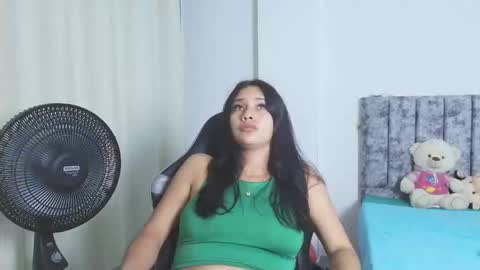 Snapshot of madisson__sexx chatting on December 16, 2025, 5:45 am Valentina online show from December 16, 2025, 5:45 am