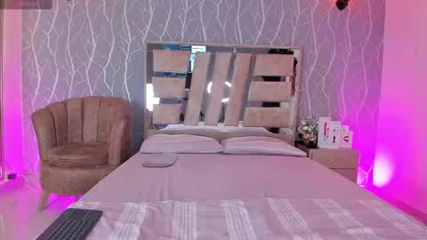Snapshot of madisson_fox1 chatting on February 23, 2025, 1:32 pm online show from February 23, 2025, 1:32 pm