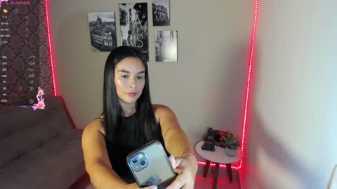 Snapshot of madisson_ryan chatting on January 23, 2025, 6:03 pm help me reach 5000 followers 3 online show from January 23, 2025, 6:03 pm