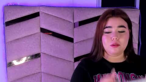 madissonlee__ online show from November 30, 2025, 12:20 pm