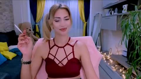 Madye Roberts online show from November 12, 2025, 10:52 pm