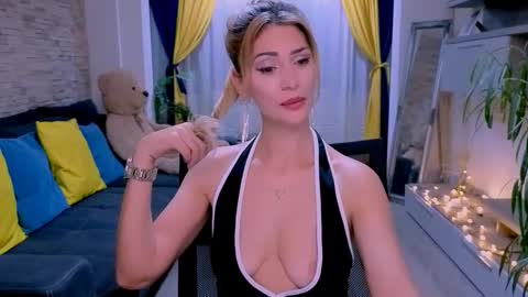 Snapshot of madyeroberts chatting on December 22, 2025, 10:29 pm Madye Roberts online show from December 22, 2025, 10:29 pm